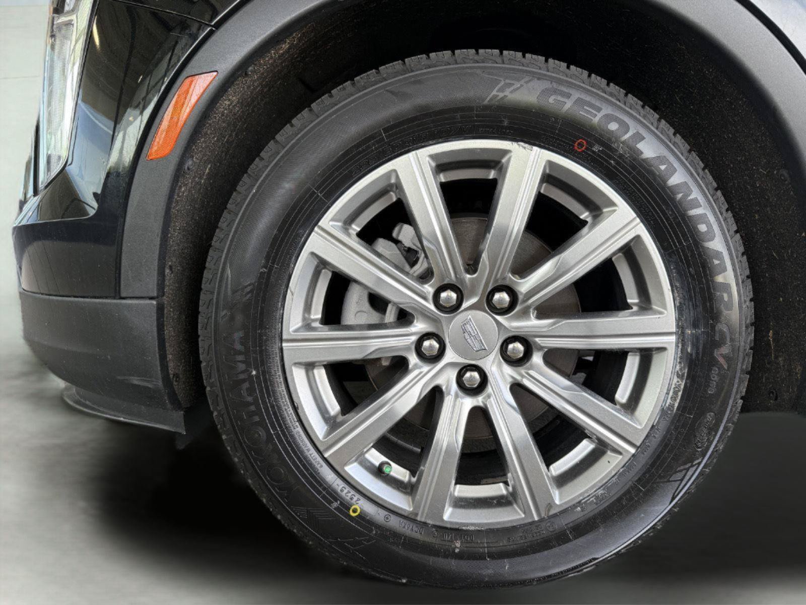 Used 2020 Cadillac XT4 Premium Luxury w/ Cold Weather Package FWD image 31