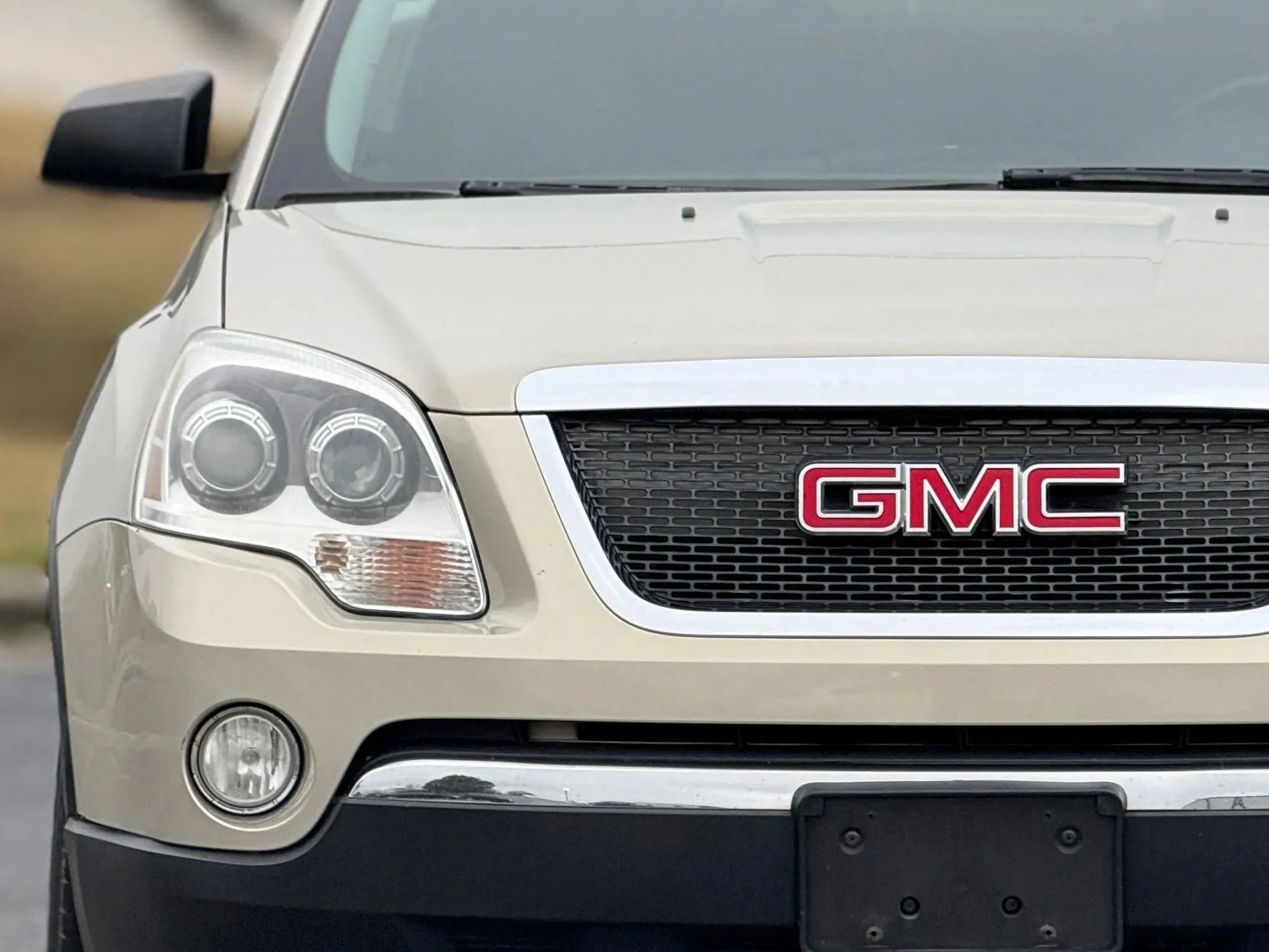 Used 2011 GMC Acadia SLE image 11