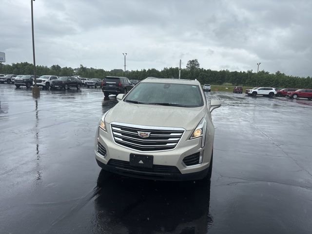 Used 2017 Cadillac XT5 Luxury w/ Driver Awareness Package FWD image 5