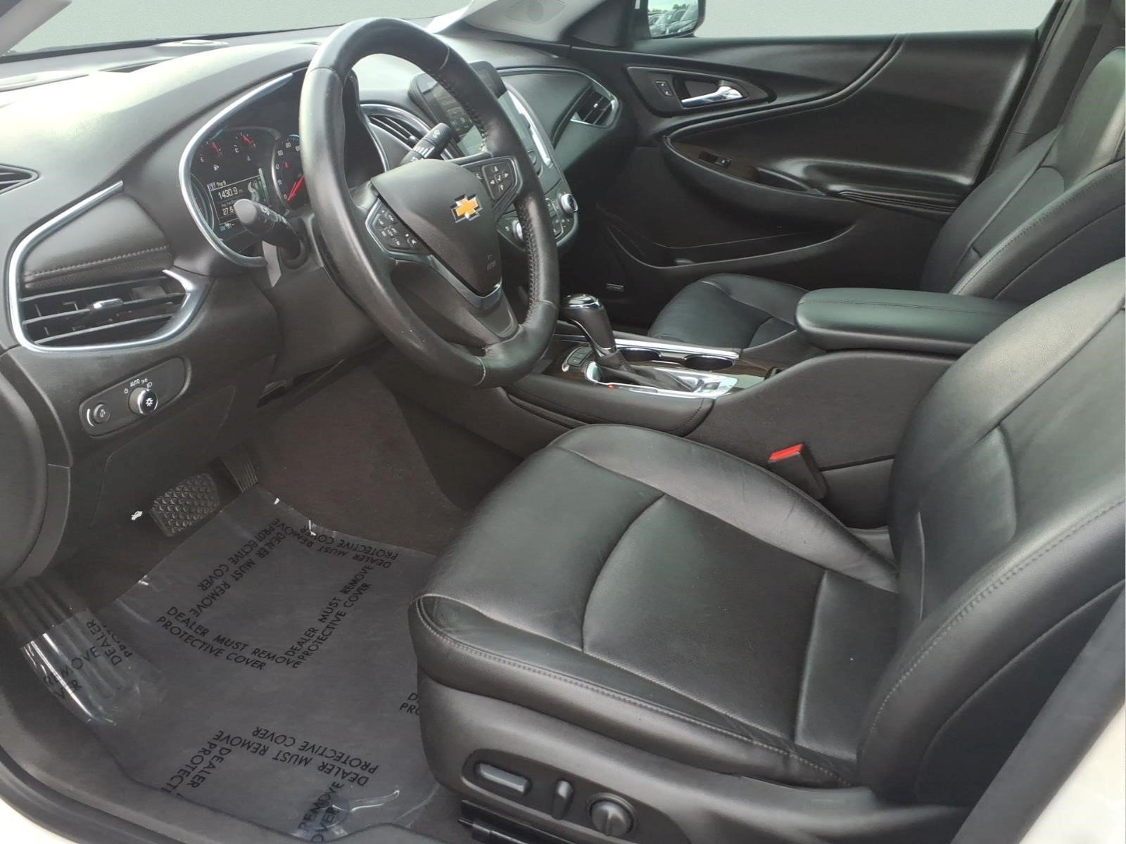 Used 2018 Chevrolet Malibu Premier w/ Premier Sun and Wheel Package FWD image 11