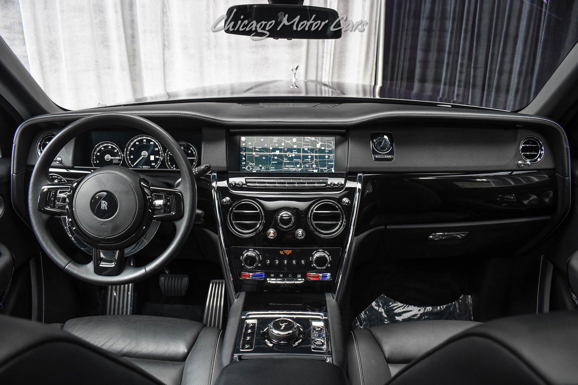 Used 2023 Rolls-Royce Cullinan w/ Cullinan Package image 23