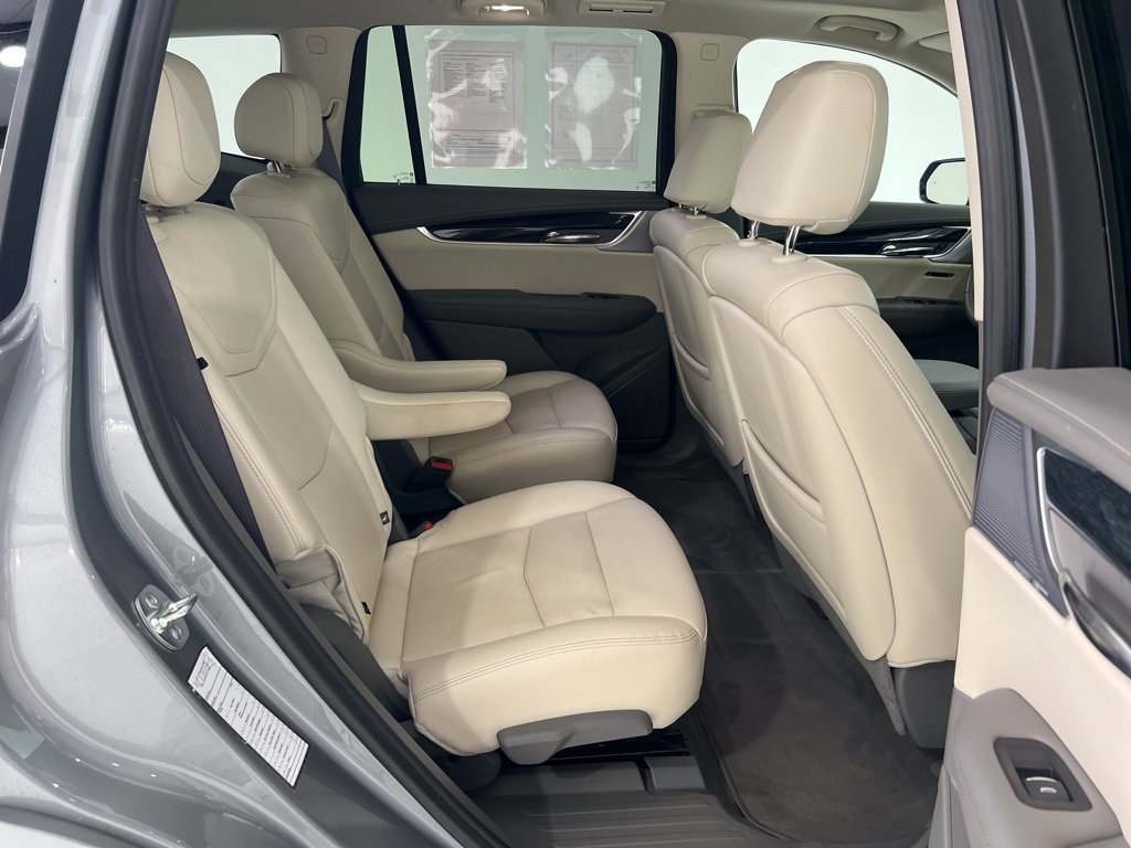 Used 2025 Cadillac XT6 Premium Luxury image 24