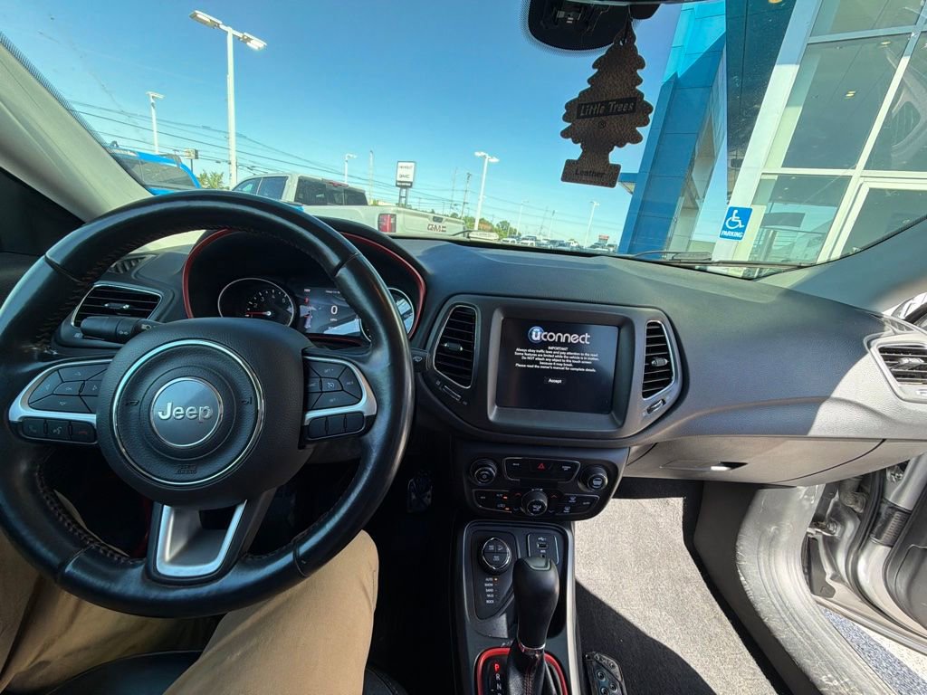 Used 2019 Jeep Compass Trailhawk AWD/4WD image 15