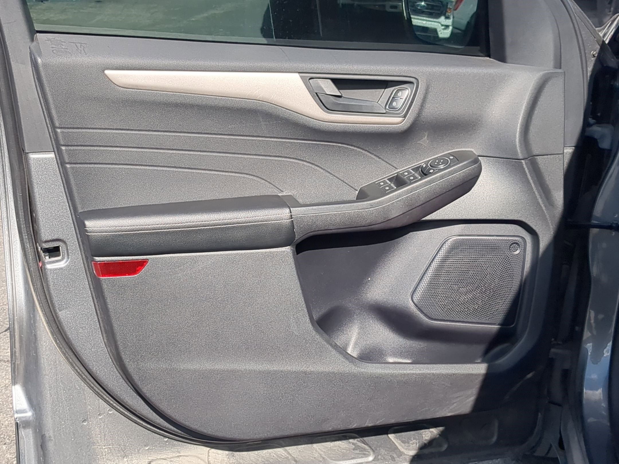 Used 2022 Ford Escape S image 15