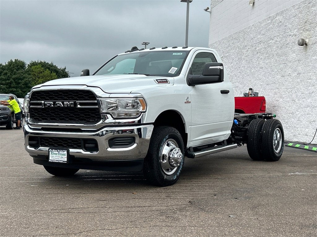New 2024 RAM 3500 Tradesman image 4