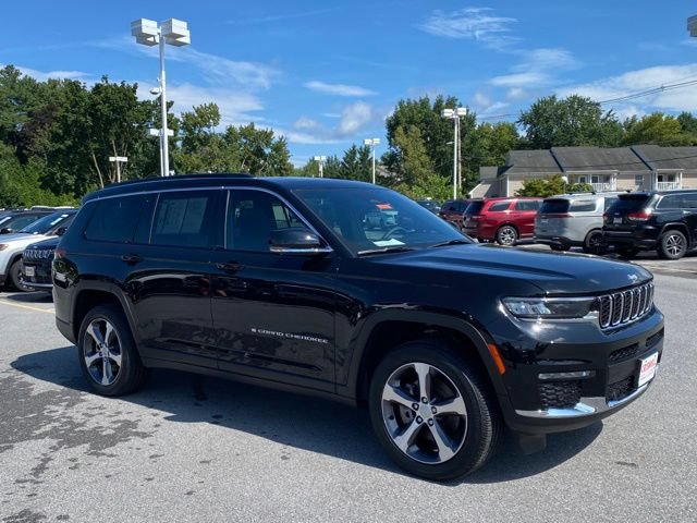 Used 2025 Jeep Grand Cherokee L Limited w/ Luxury Tech Group II AWD/4WD image 7