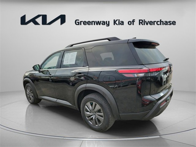 Used 2025 Nissan Pathfinder SV image 4