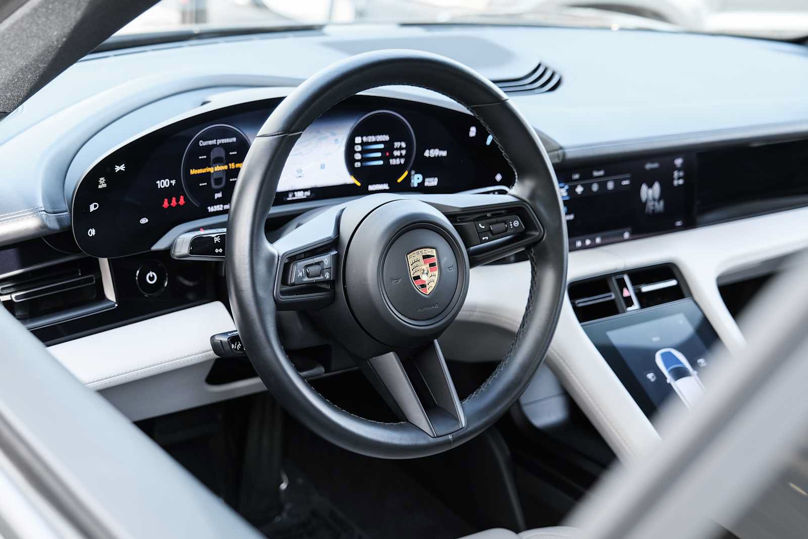 Used 2023 Porsche Taycan RWD image 21