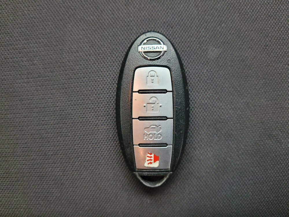 Used 2021 Nissan Versa SV FWD image 32
