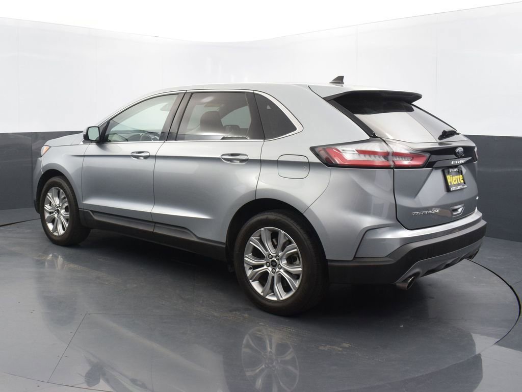 Used 2024 Ford Edge Titanium image 2