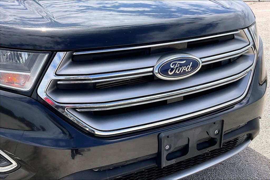 Used 2015 Ford Edge Titanium w/ Technology Package image 34