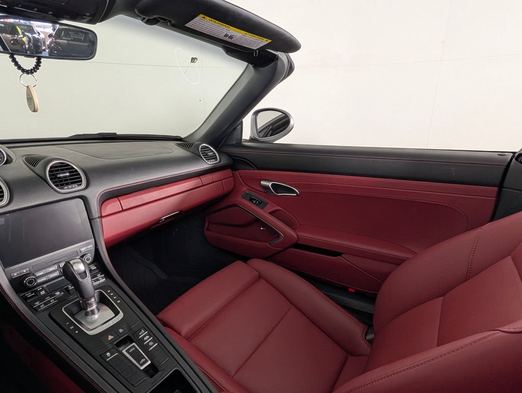 Certified 2024 Porsche 718 Boxster RWD image 20