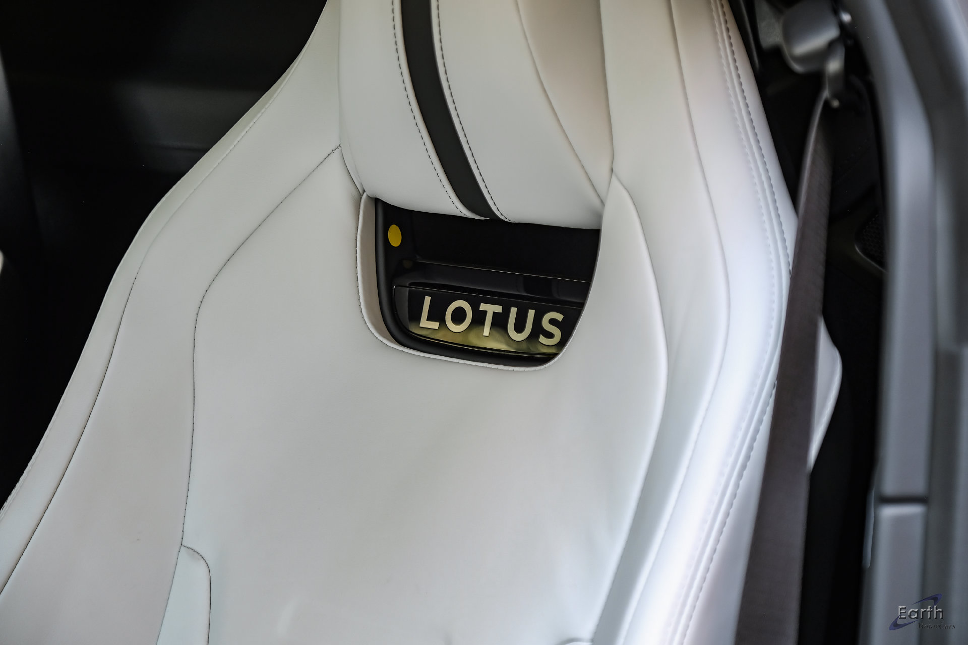 Used 2025 Lotus Emira RWD image 51