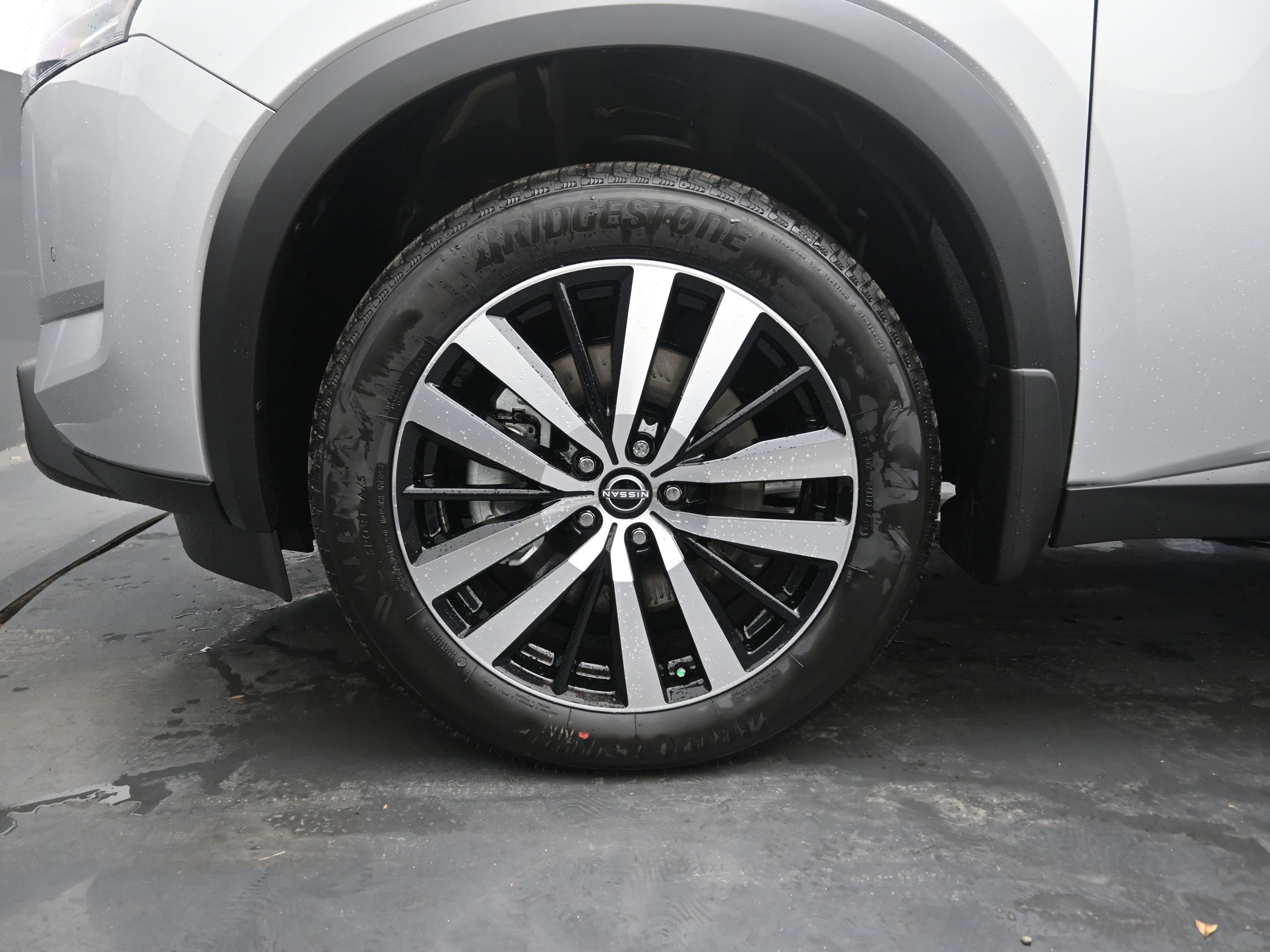 New 2025 Nissan Pathfinder Platinum w/ Cargo Package image 9