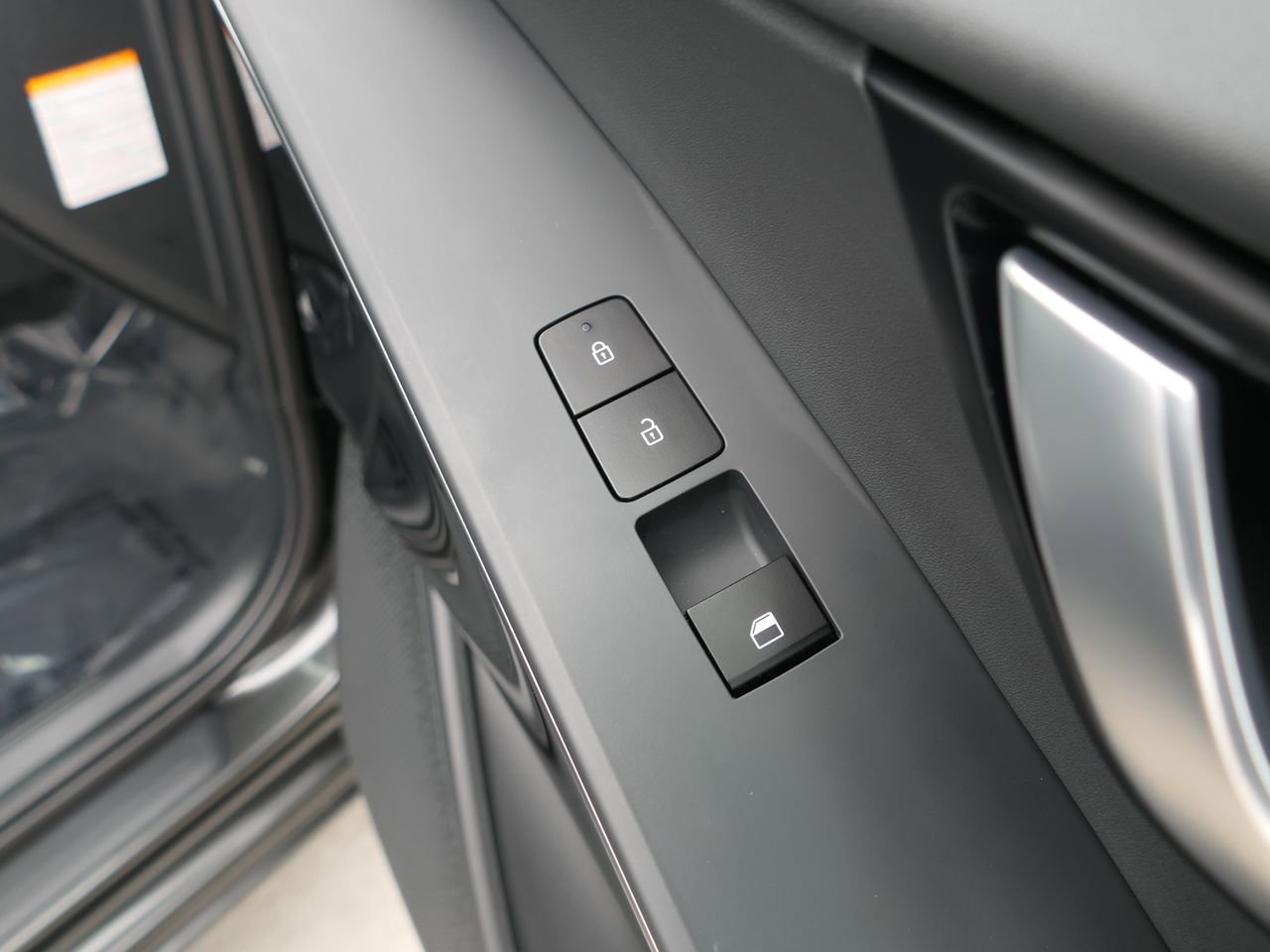 Certified 2025 Kia Niro EX image 26