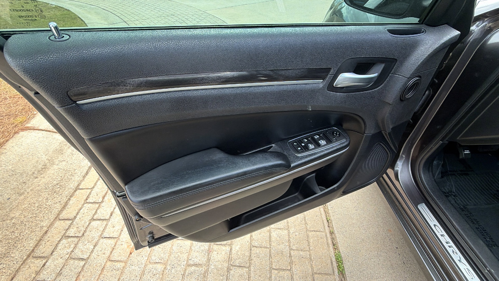 Used 2020 Chrysler 300 Touring w/ Sport Appearance Package image 14