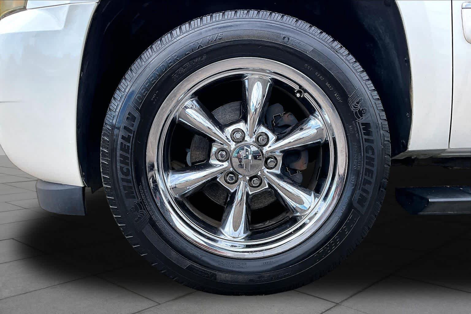 Used 2008 Chevrolet Avalanche LTZ w/ LTZ Preferred Equipment Group RWD image 11