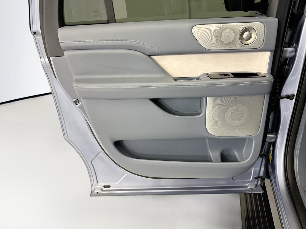 Used 2023 Lincoln Navigator L Black Label image 25