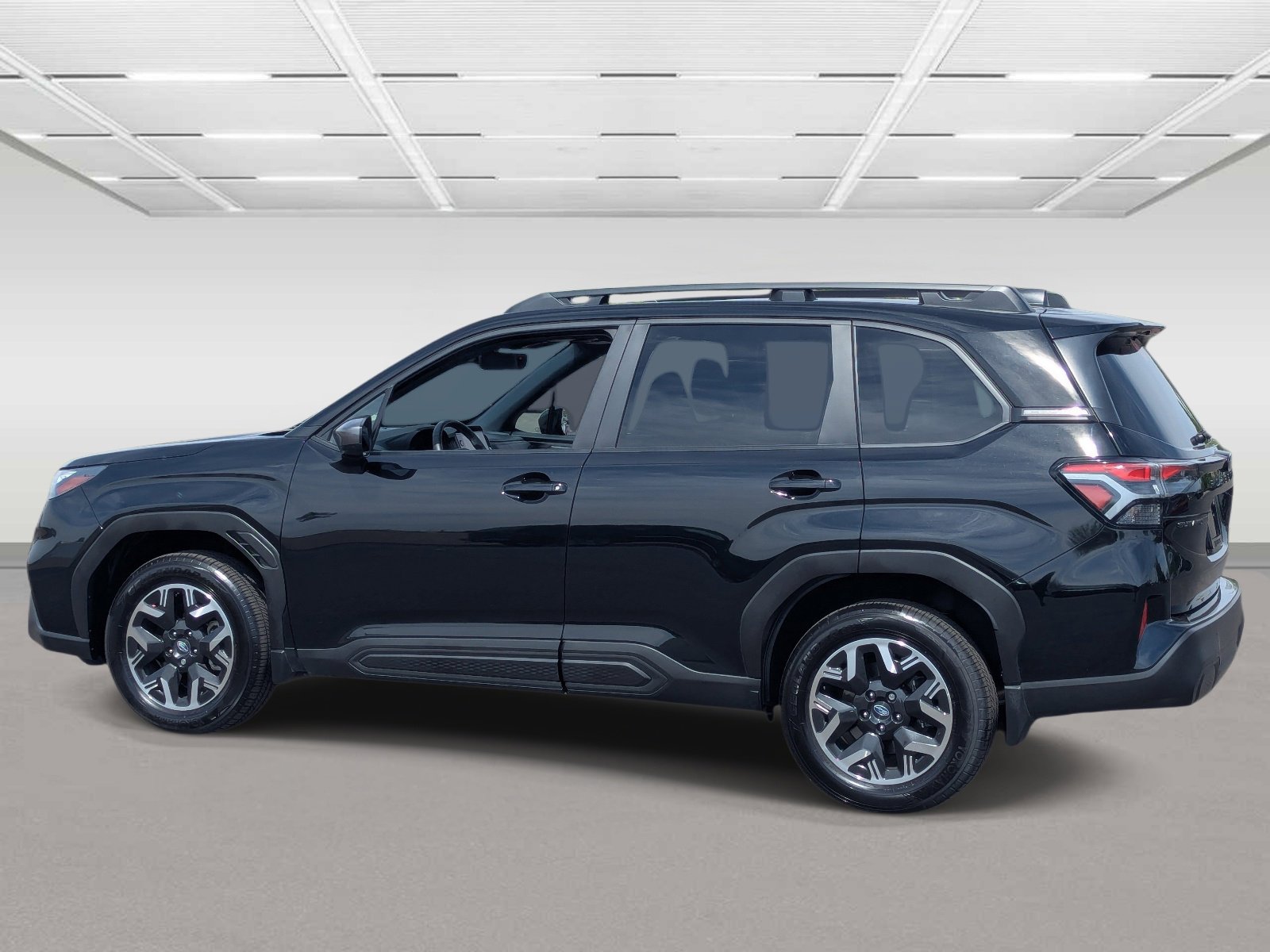 Certified 2025 Subaru Forester Premium w/ Convenience Package #2 AWD/4WD image 3