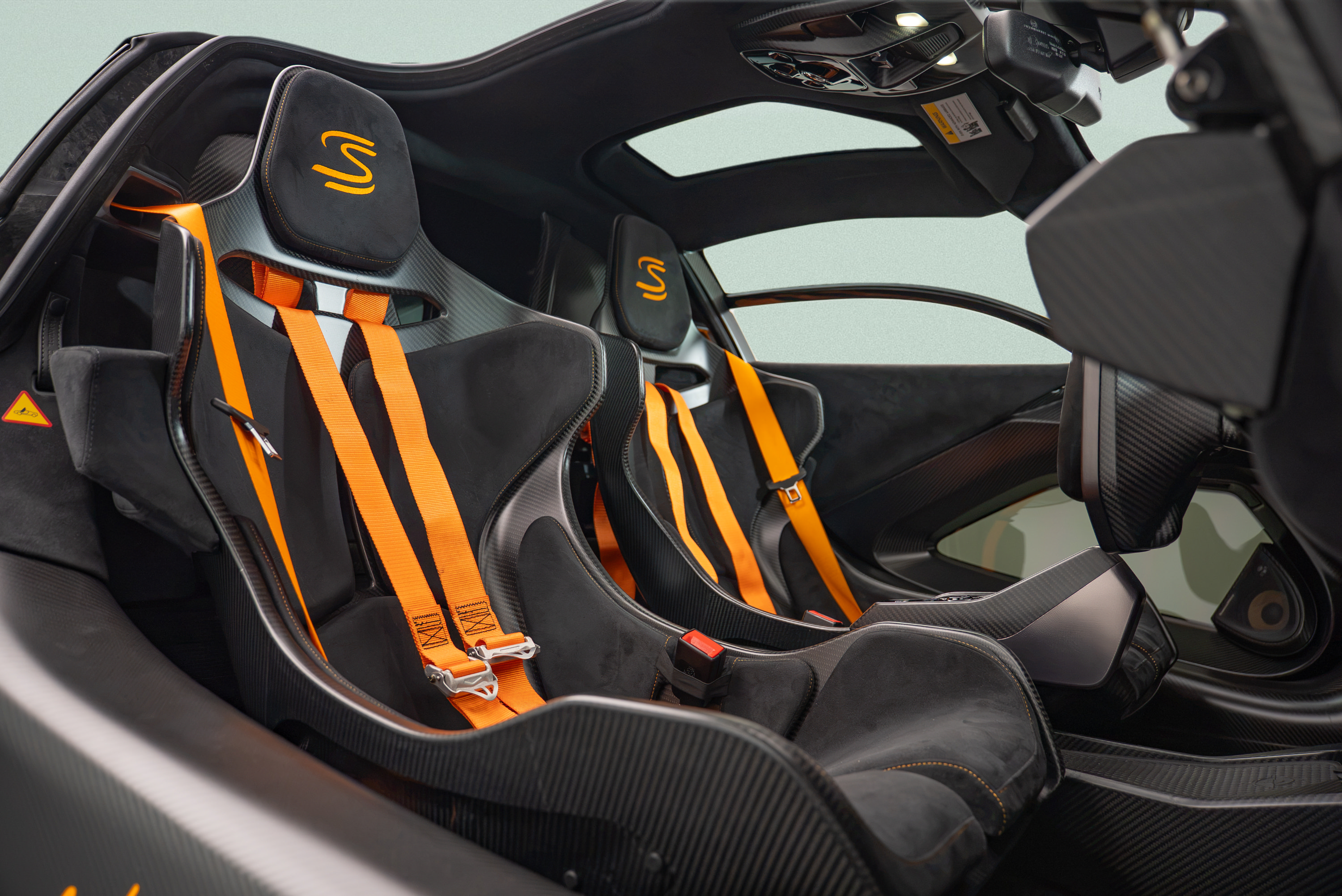 Used 2019 McLaren Senna RWD image 13