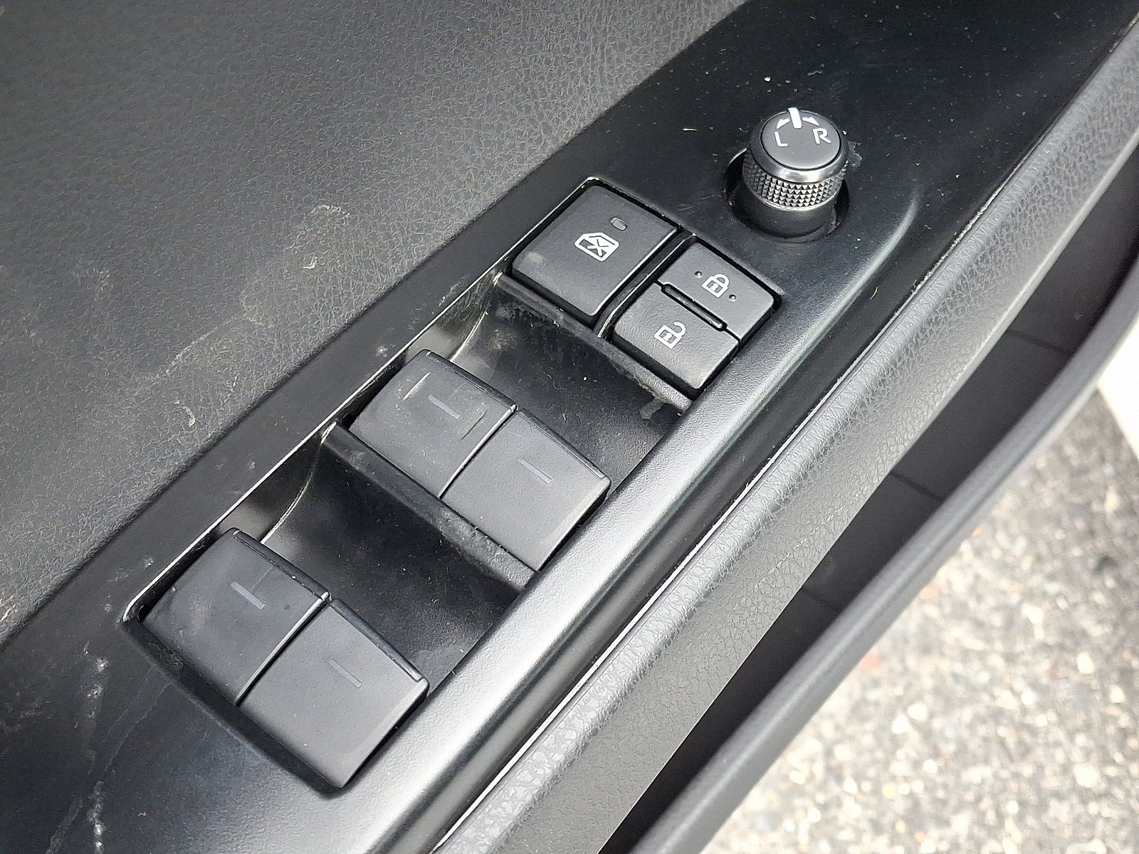 Used 2025 Toyota Camry LE image 14