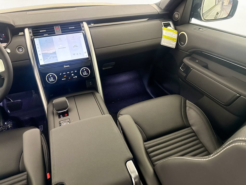 New 2026 Land Rover Discovery S AWD/4WD image 22