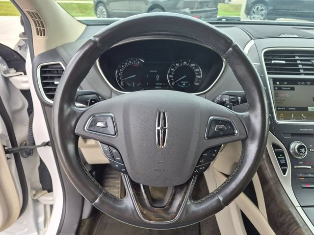 Used 2017 Lincoln MKX Select w/ Select Plus Package AWD/4WD image 18