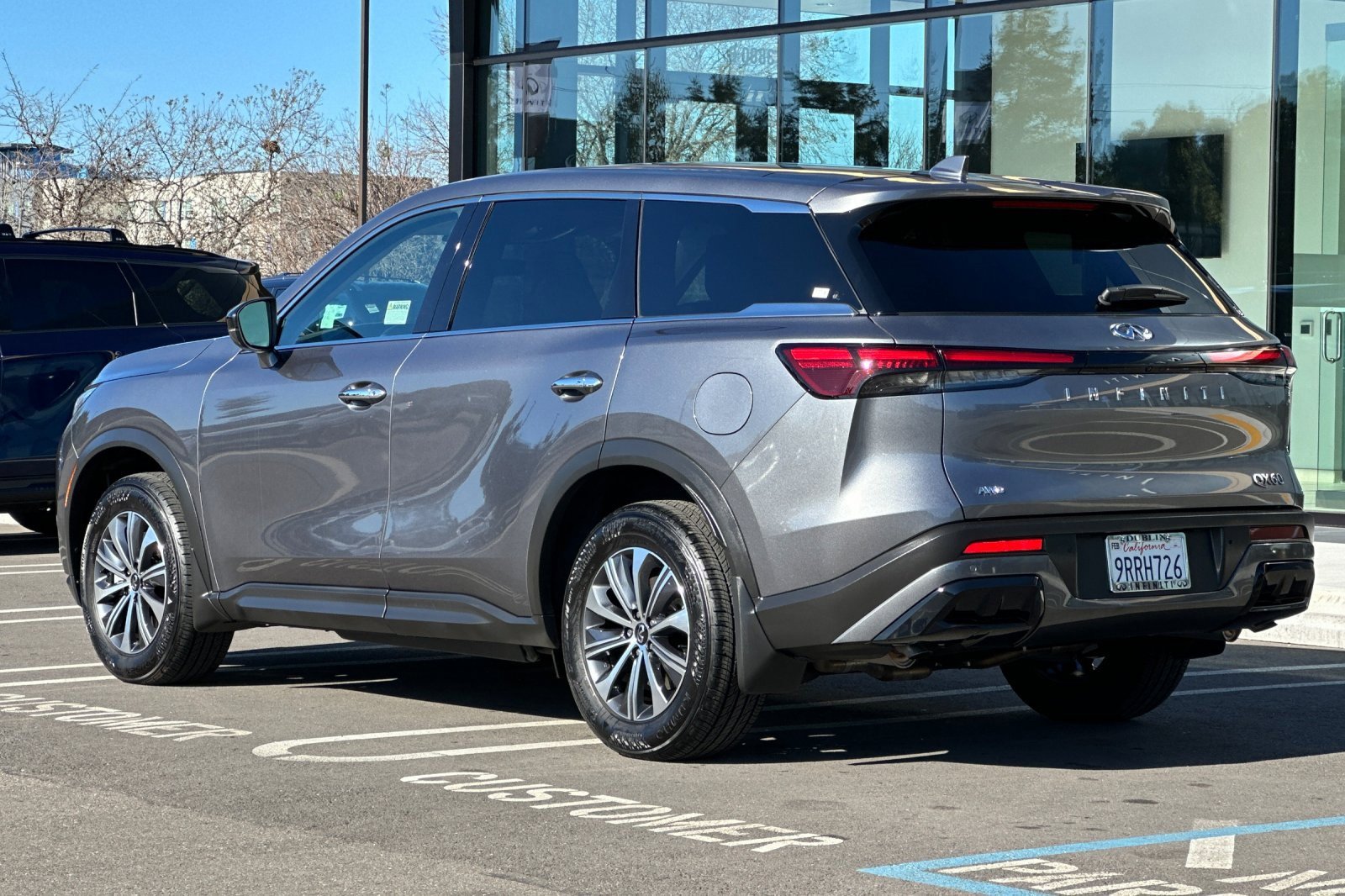 Used 2025 INFINITI QX60 Pure image 6