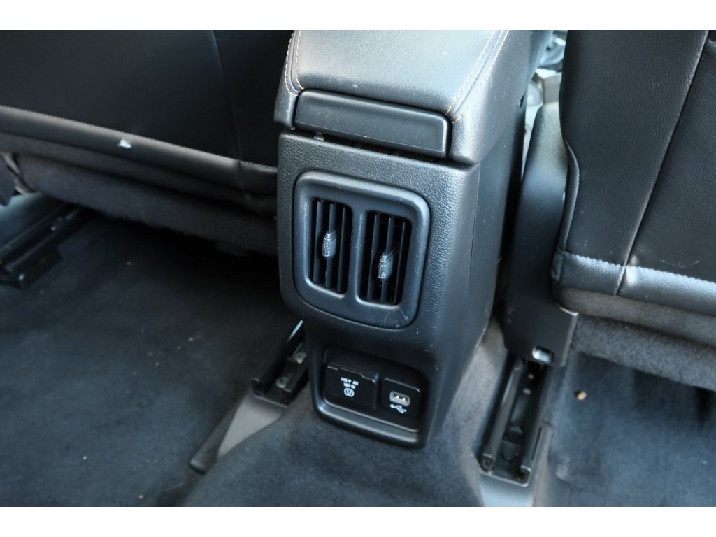 Used 2018 Jeep Compass Limited w/ Navigation Group AWD/4WD image 31