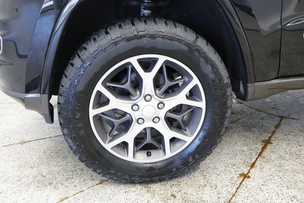 Used 2018 Jeep Grand Cherokee Limited AWD/4WD image 11