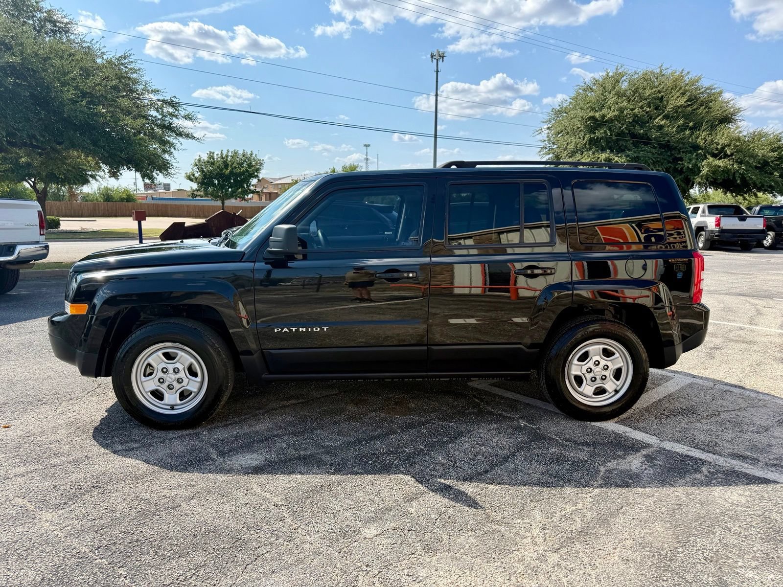Used 2017 Jeep Patriot Sport w/ Power Value Group FWD image 6