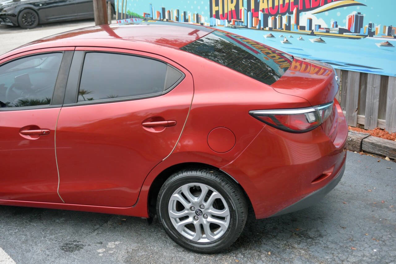 Used 2017 Toyota Yaris iA FWD image 12