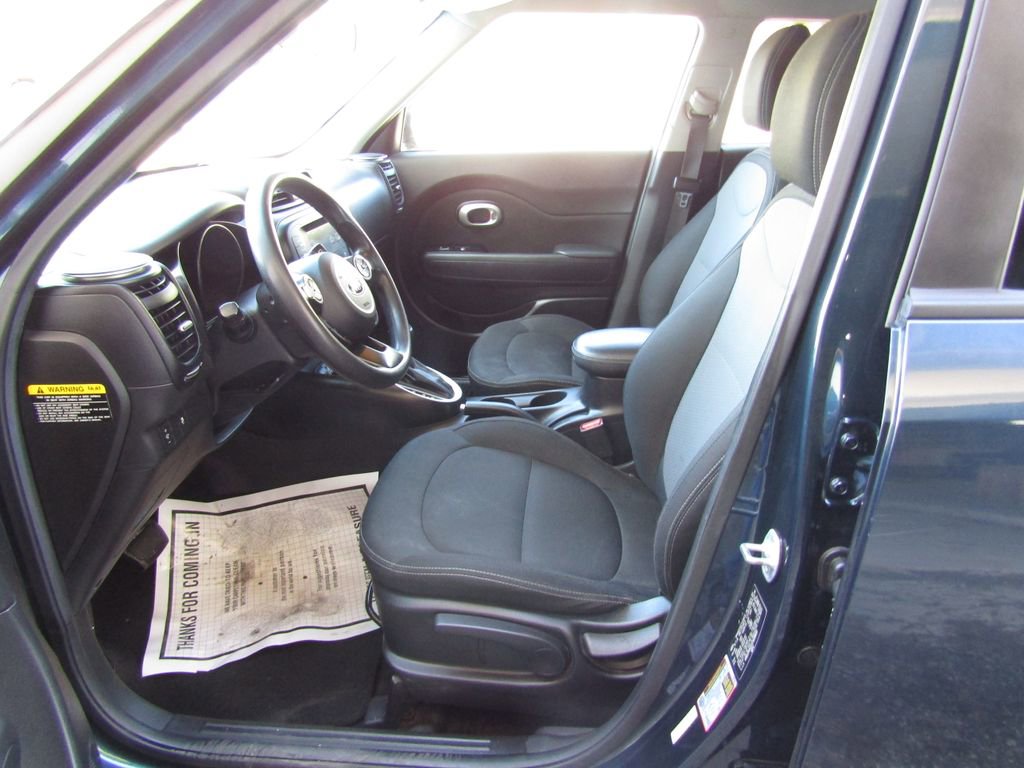 Used 2018 Kia Soul + image 15