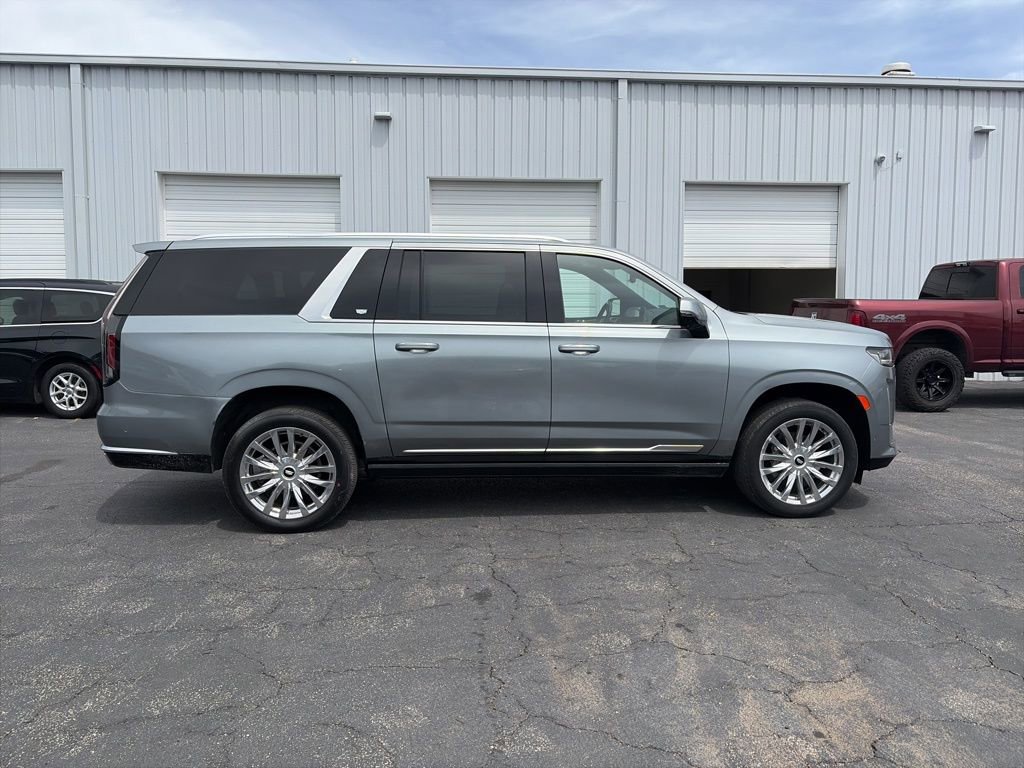Used 2024 Cadillac Escalade ESV Premium Luxury w/ Performance Package image 8