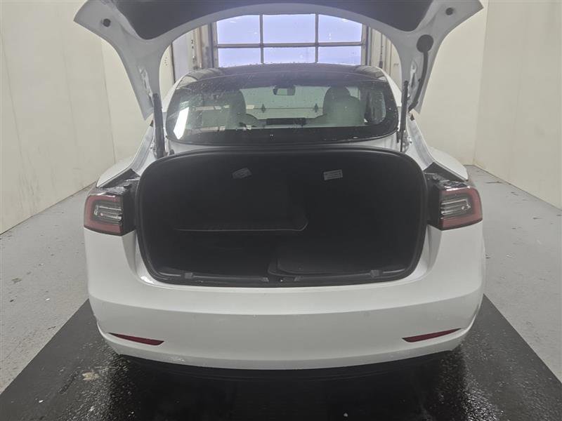 Used 2021 Tesla Model 3 Performance image 9