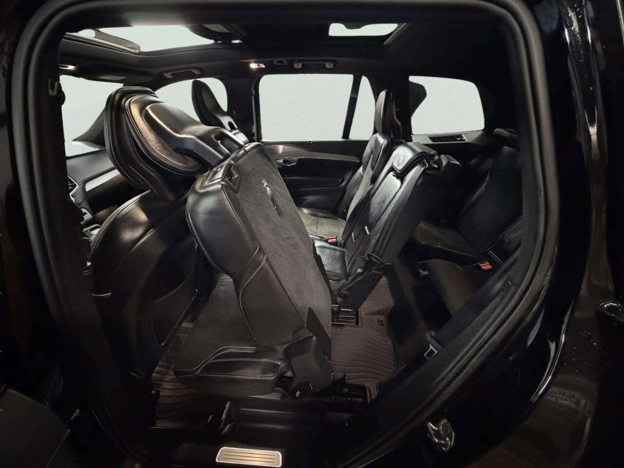 Used 2019 Volvo XC90 T6 R-Design w/ Protection Package Premier image 26