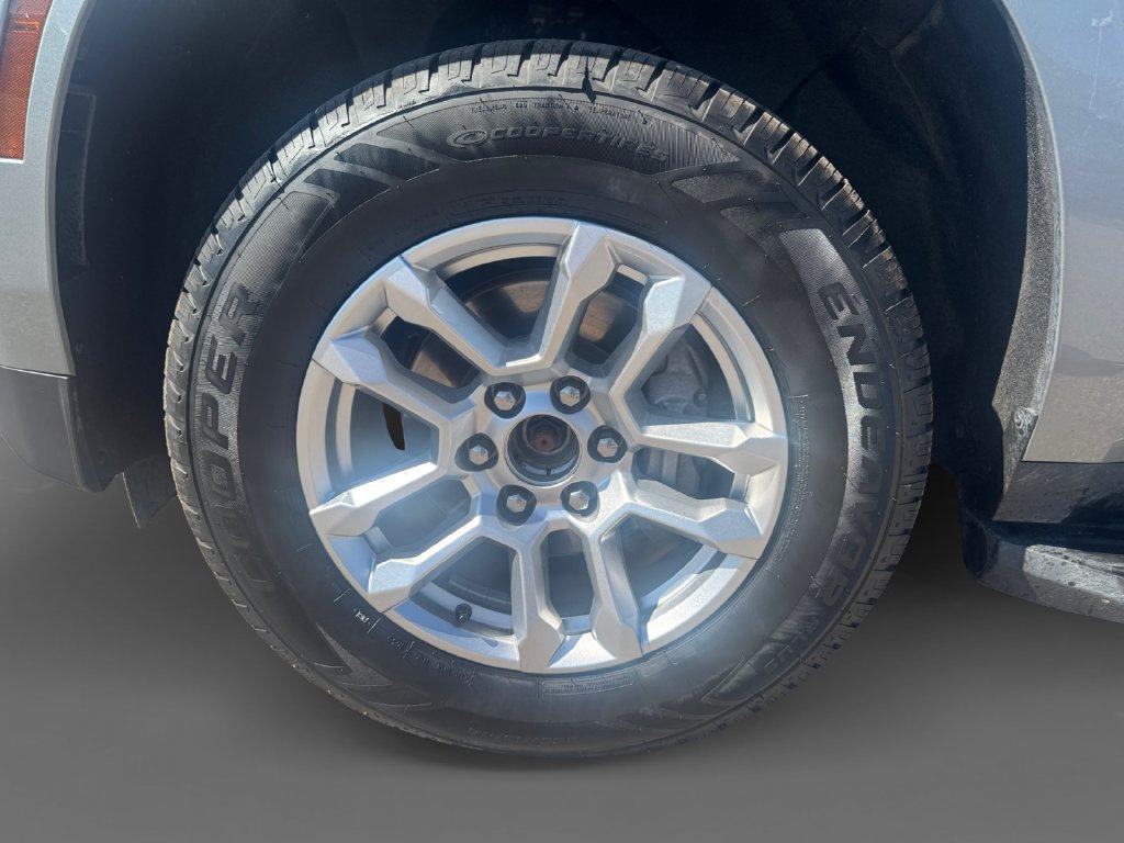 Used 2025 Chevrolet Tahoe LT AWD/4WD image 14