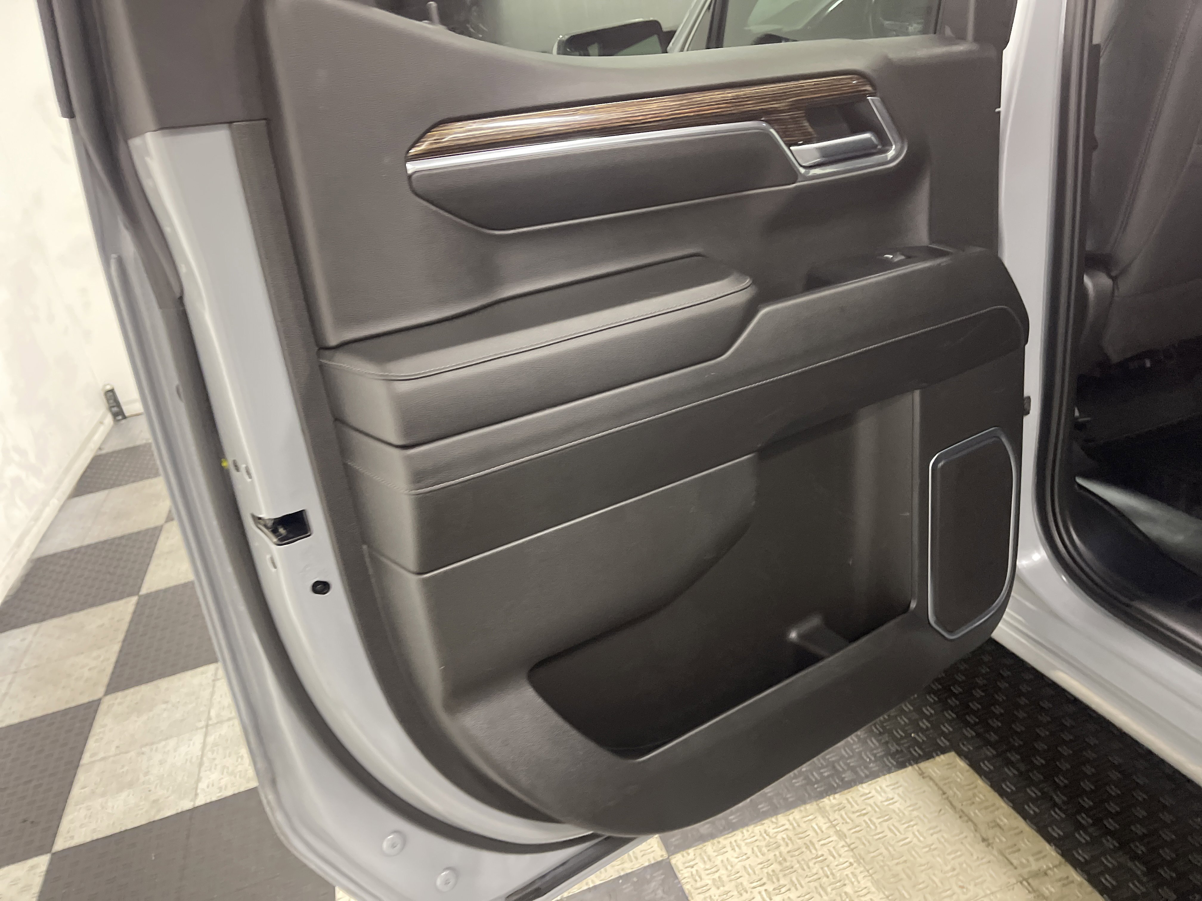 Used 2024 GMC Sierra 1500 SLE image 15