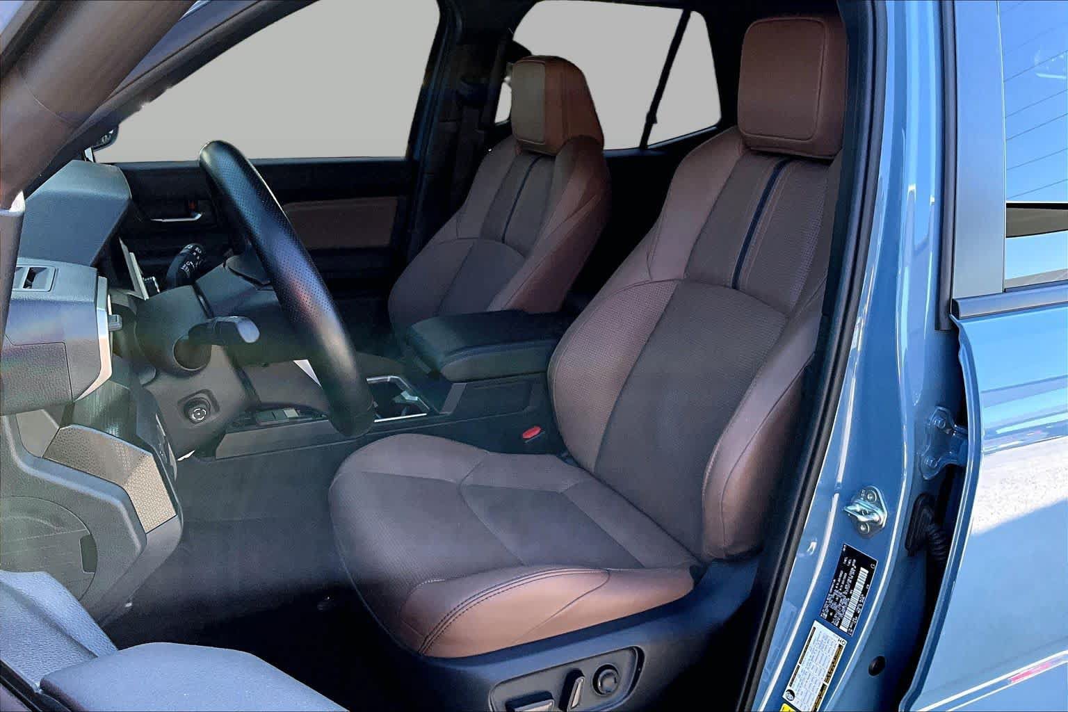 Used 2025 Toyota 4Runner Limited AWD/4WD image 8