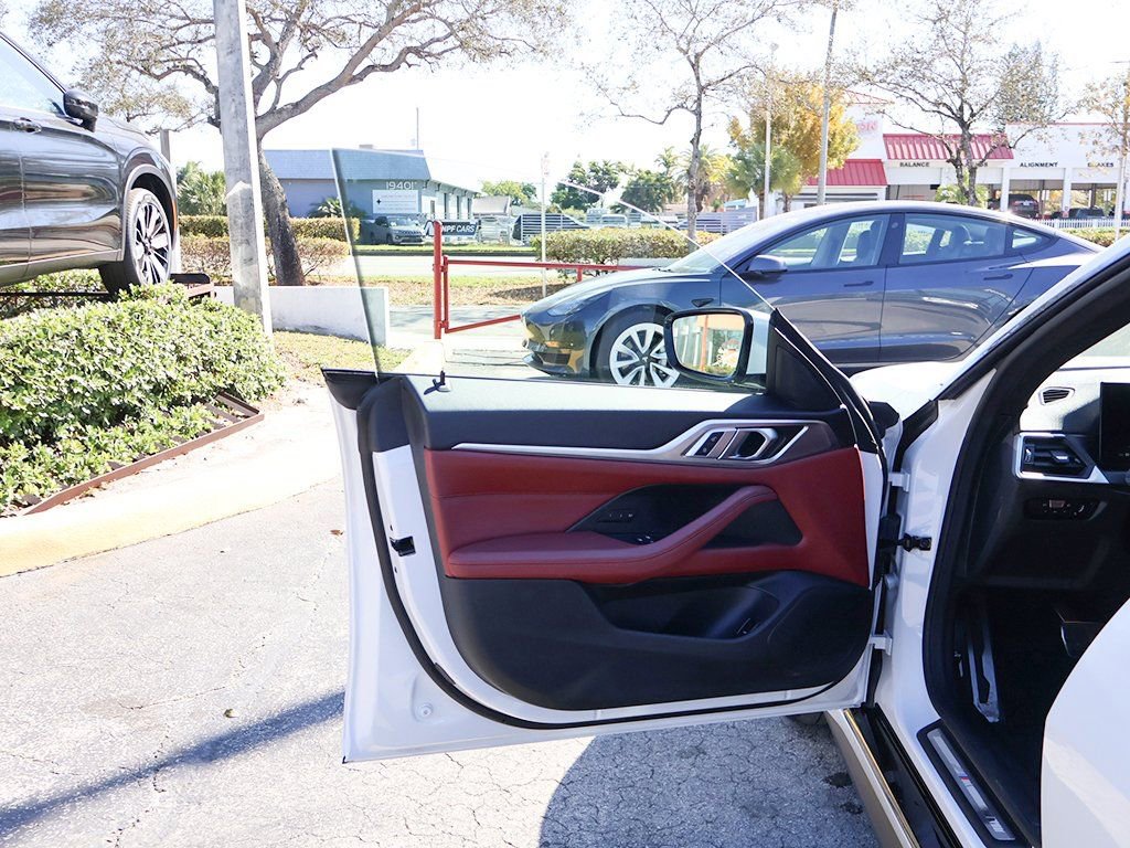 Used 2023 BMW i4 eDrive40 w/ M Sport Package image 23