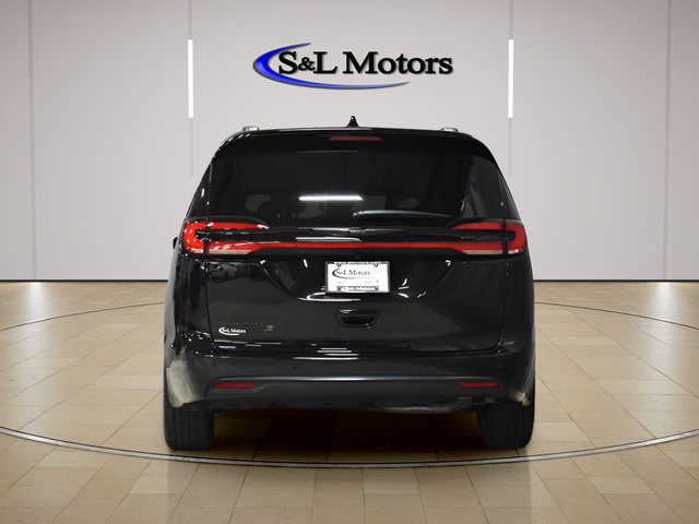 New 2026 Chrysler Pacifica Select w/ S Appearance Package FWD image 6