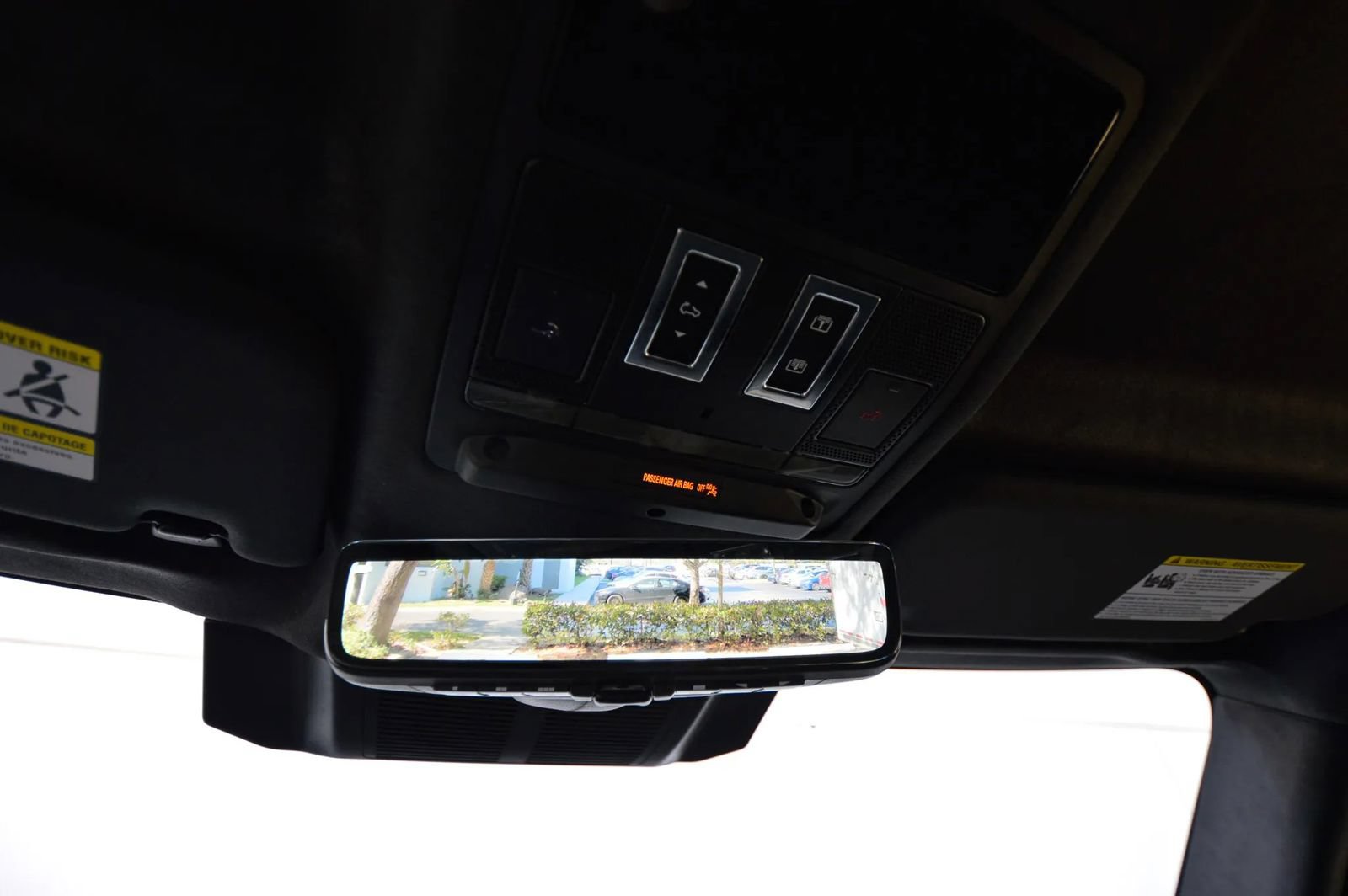 Used 2025 Land Rover Defender 130 V8 AWD/4WD image 53