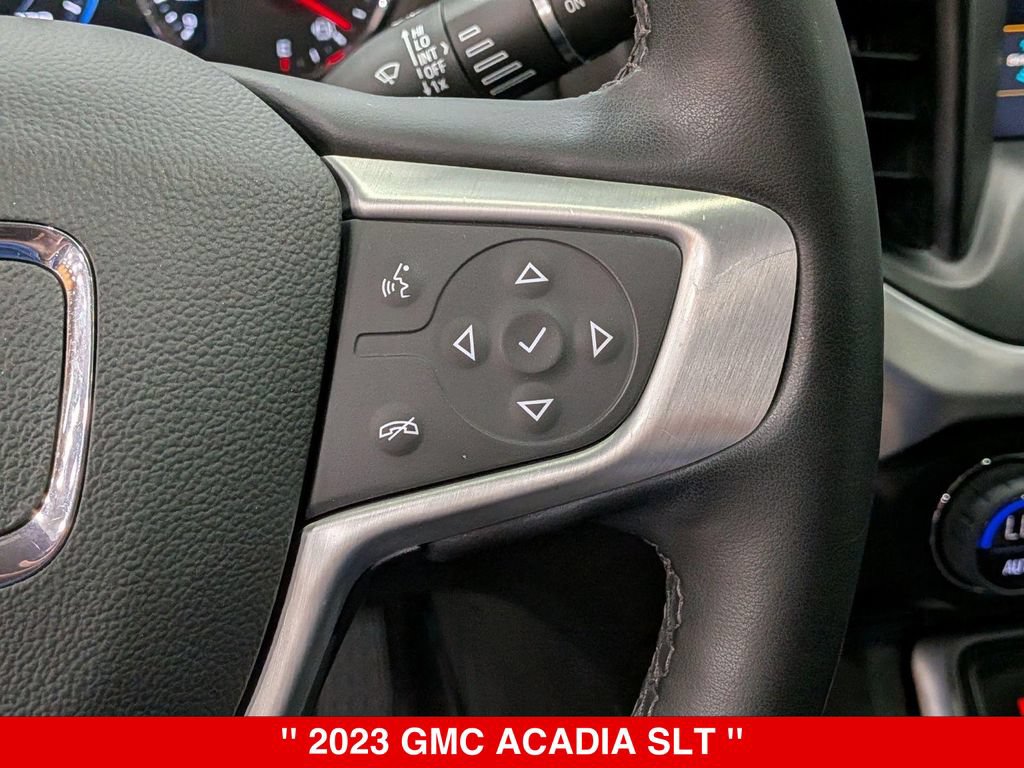 Used 2023 GMC Acadia SLT w/ Technology Package AWD/4WD image 18