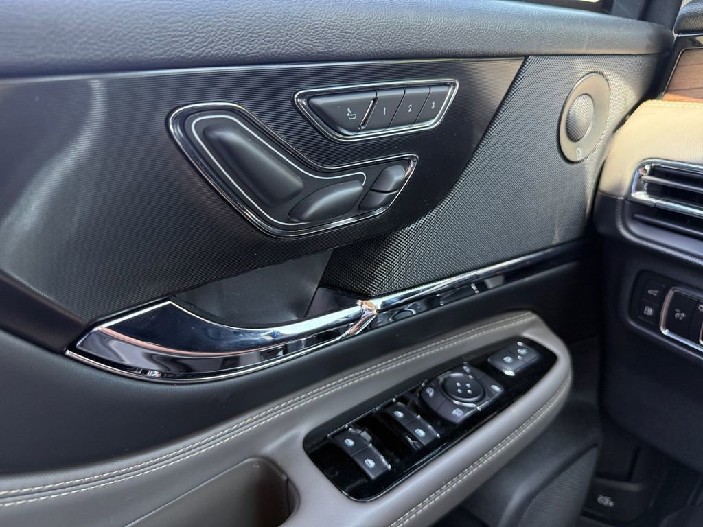 Used 2025 Lincoln Corsair Grand Touring w/ Equipment Group 302A image 16