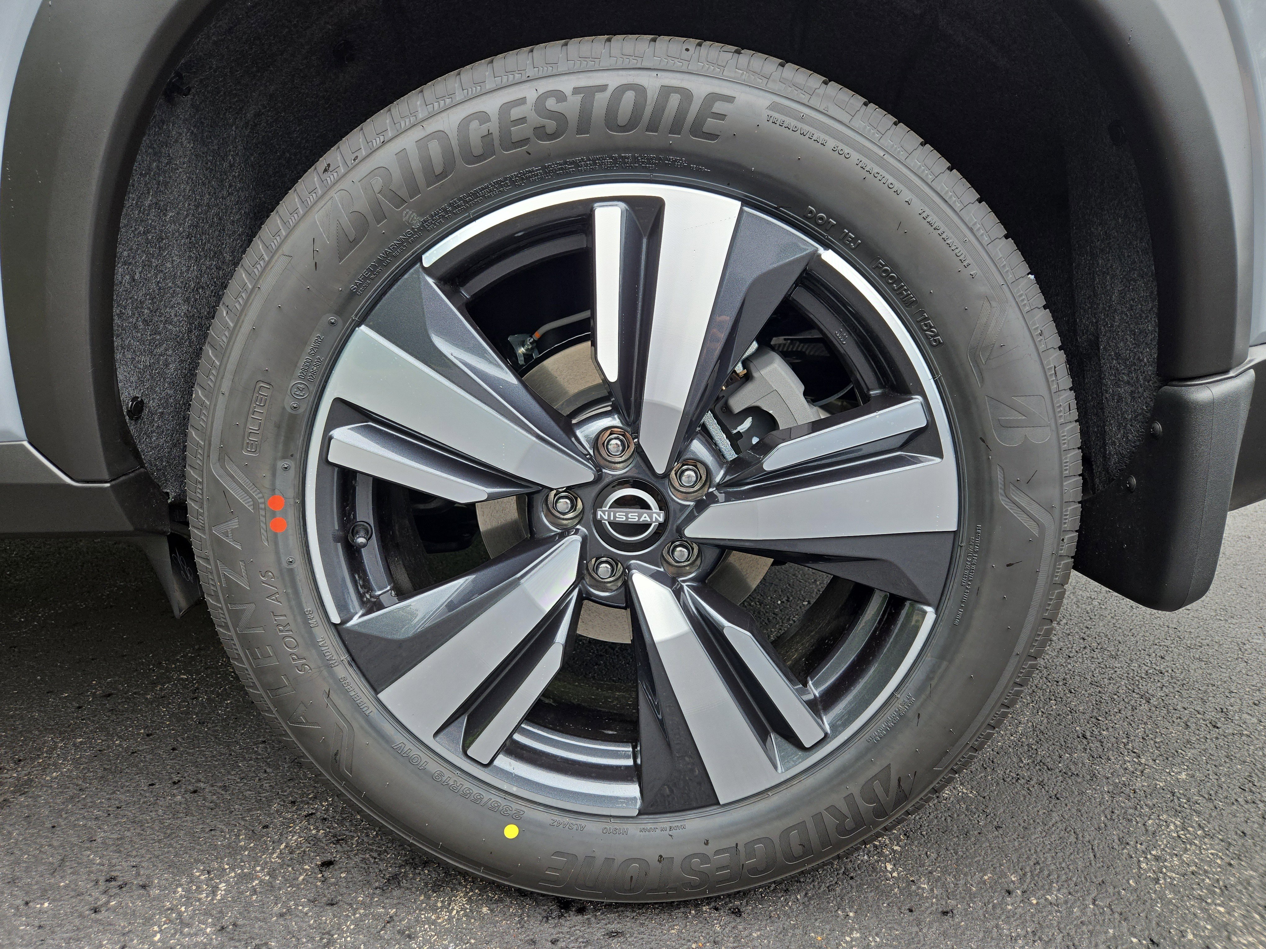 New 2025 Nissan Rogue SL w/ Tech Package image 9