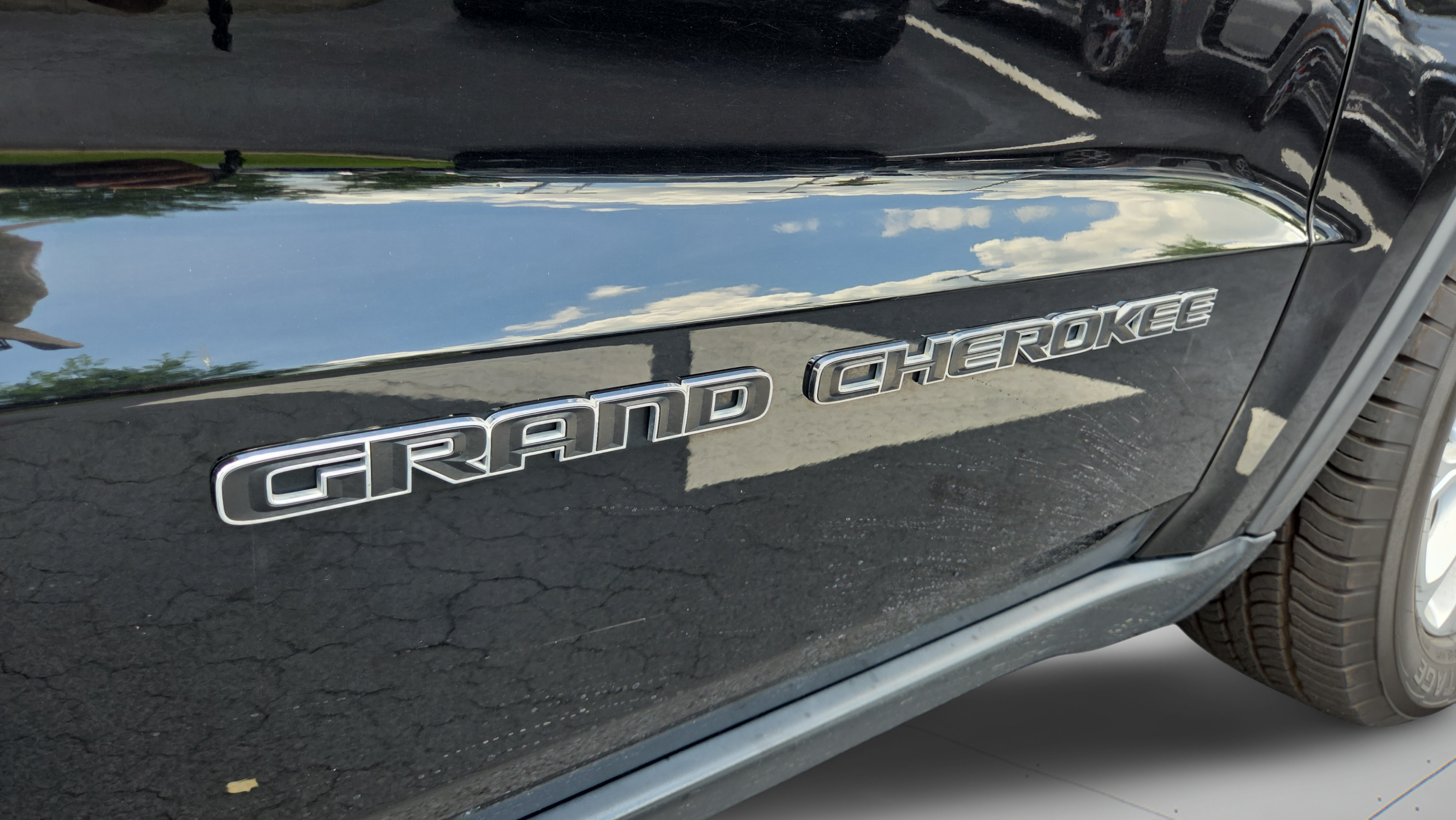 Used 2021 Jeep Grand Cherokee Laredo RWD image 37