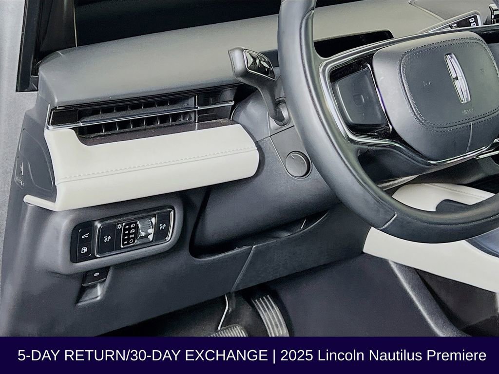 Used 2025 Lincoln Nautilus Premier w/ Equipment Group 102A AWD/4WD image 12