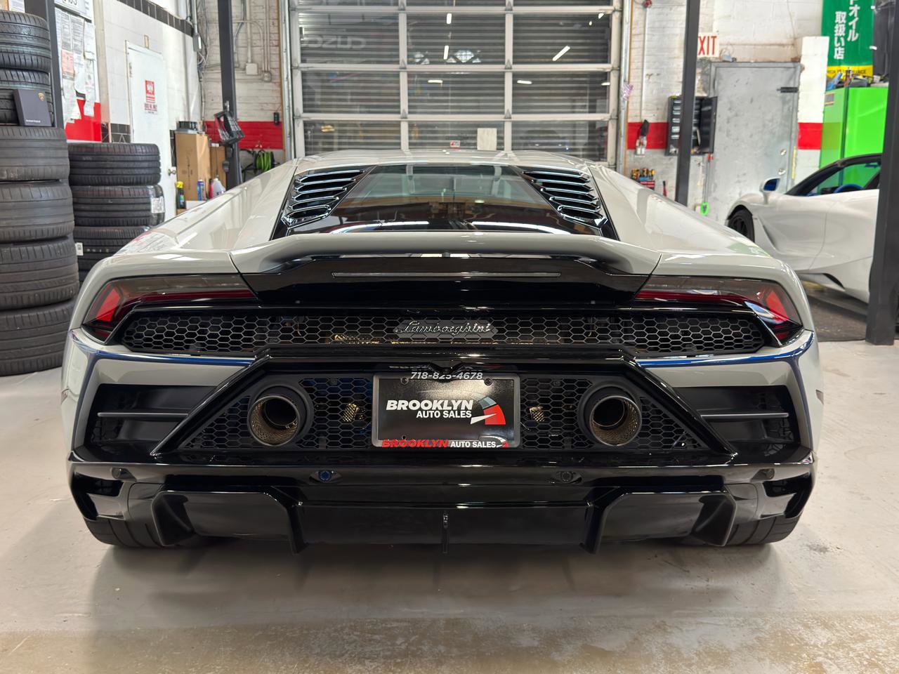 Used 2021 Lamborghini Huracan EVO image 7