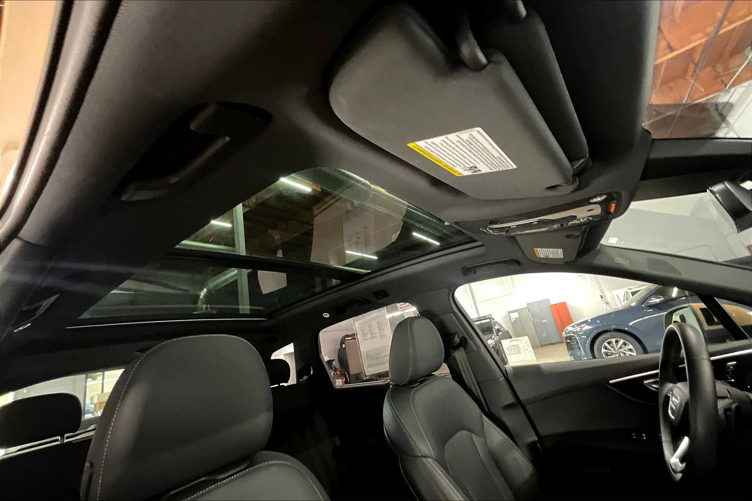 Used 2025 Audi Q7 3.0T Prestige image 24