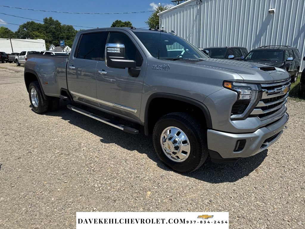 Used 2025 Chevrolet Silverado 3500 High Country w/ High Country Premium Package AWD/4WD image 7